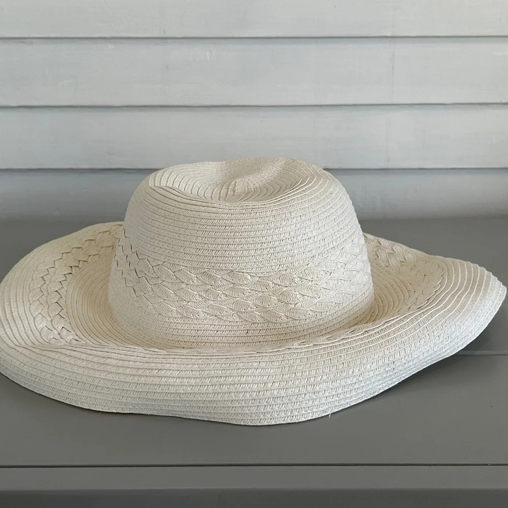 Women's Wide Brim Hat 100% Straw Paper Ivory Color